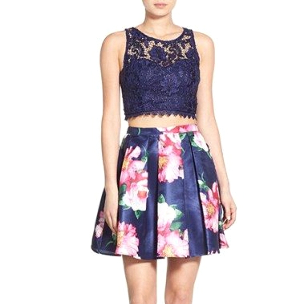Formal floral set